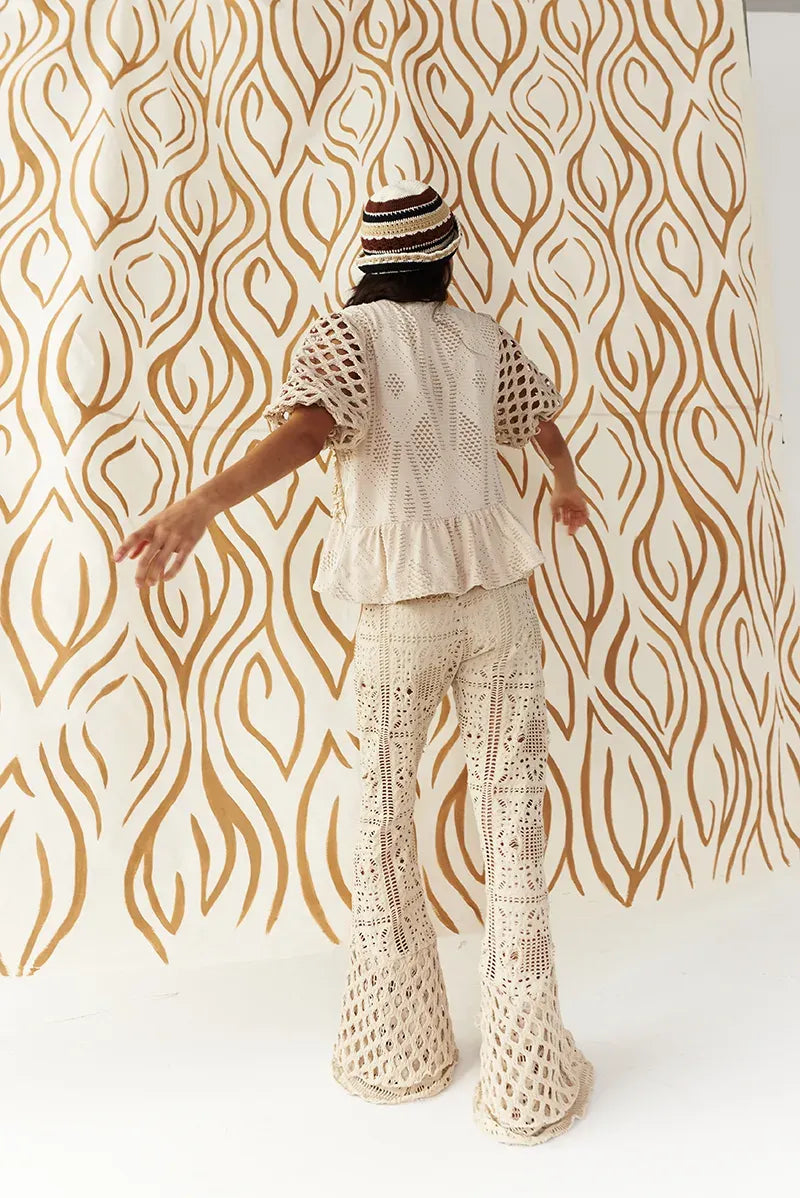 GLOBE SHELL & FLOW WITH THE WIND IN ARENA