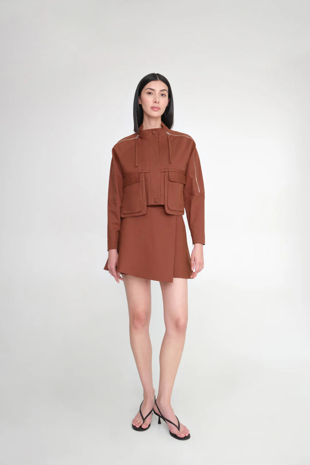 VIENTO MINI JACKET Y PLIEGUE MINI SKIRT