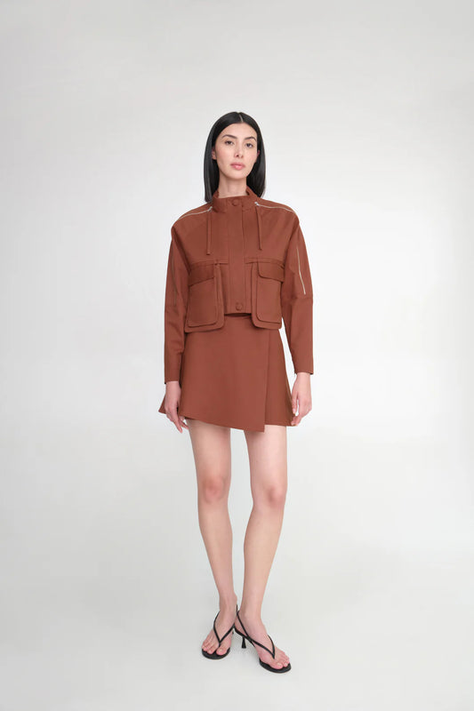 VIENTO MINI JACKET Y PLIEGUE MINI SKIRT