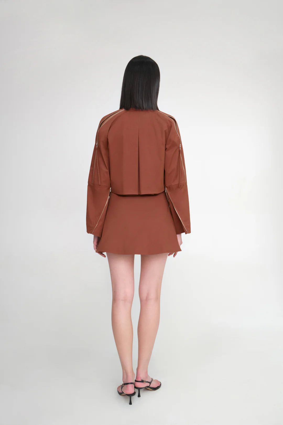 VIENTO MINI JACKET Y PLIEGUE MINI SKIRT