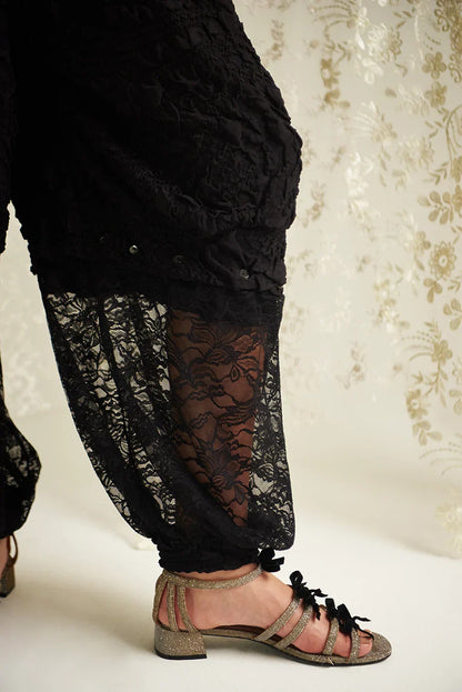 LOVE AFFAIR TOP IN BLACK & FLOWER DANCE PANTS IN BLACK