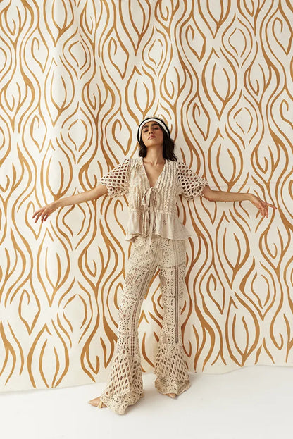 GLOBE SHELL & FLOW WITH THE WIND IN ARENA