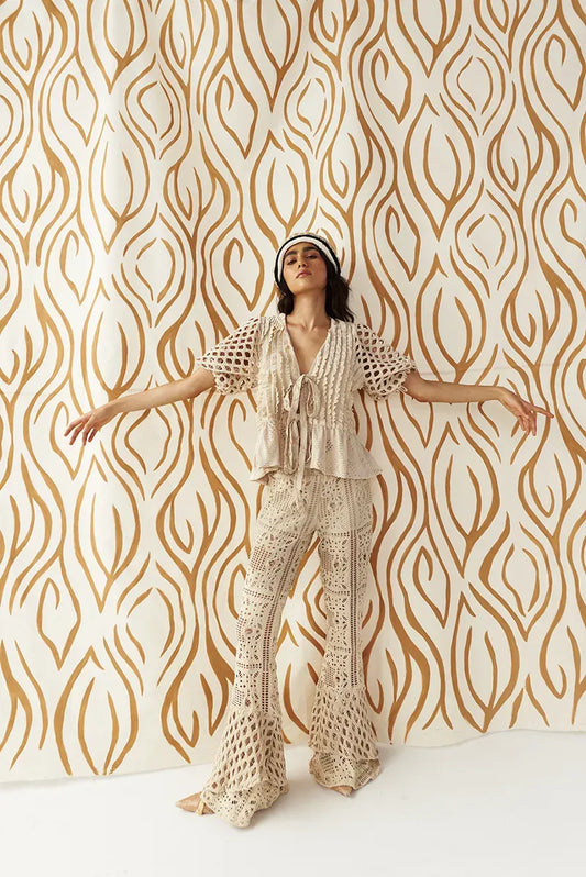 GLOBE SHELL & FLOW WITH THE WIND IN ARENA