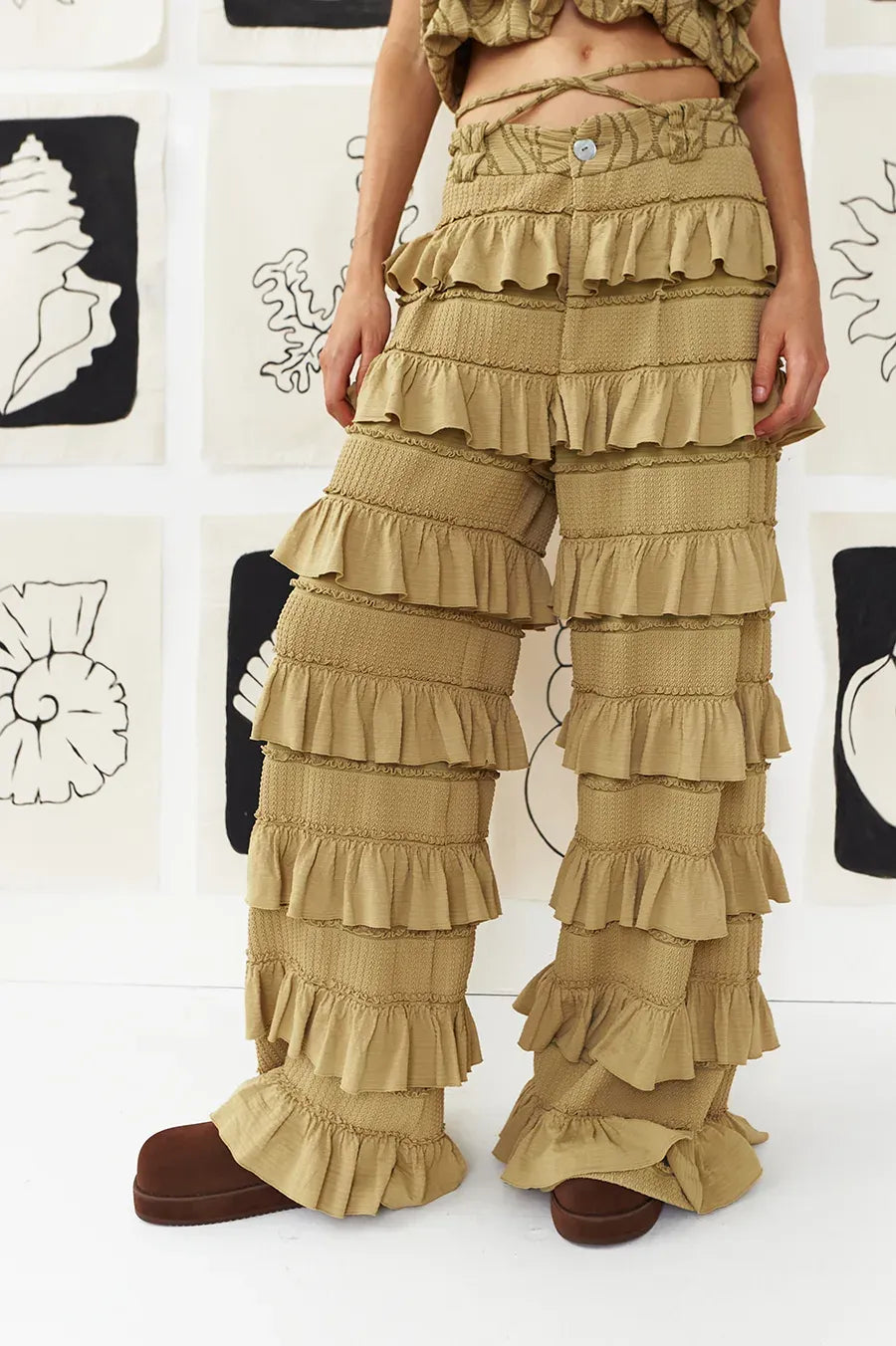 SHELL CORSET & MOONLIGHT DANCING PANTS IN THE LIGHT GREEN